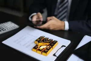 Comisiones al invertir en oro: qué costes debes tener en cuenta